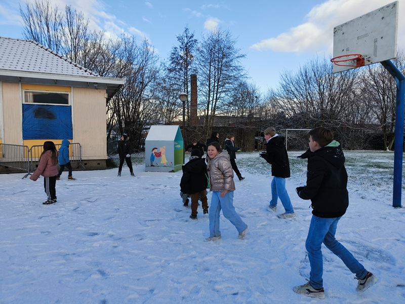 Sneeuwpret op school 